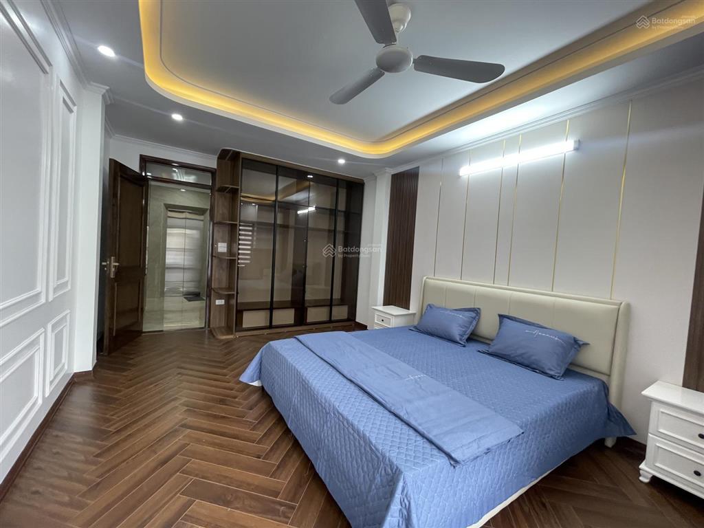 Bán nhà mặt phố tại quán thánh, 47 tỷ, 50 m2, mặt tiền 5.8m, giá tốt, uy tín