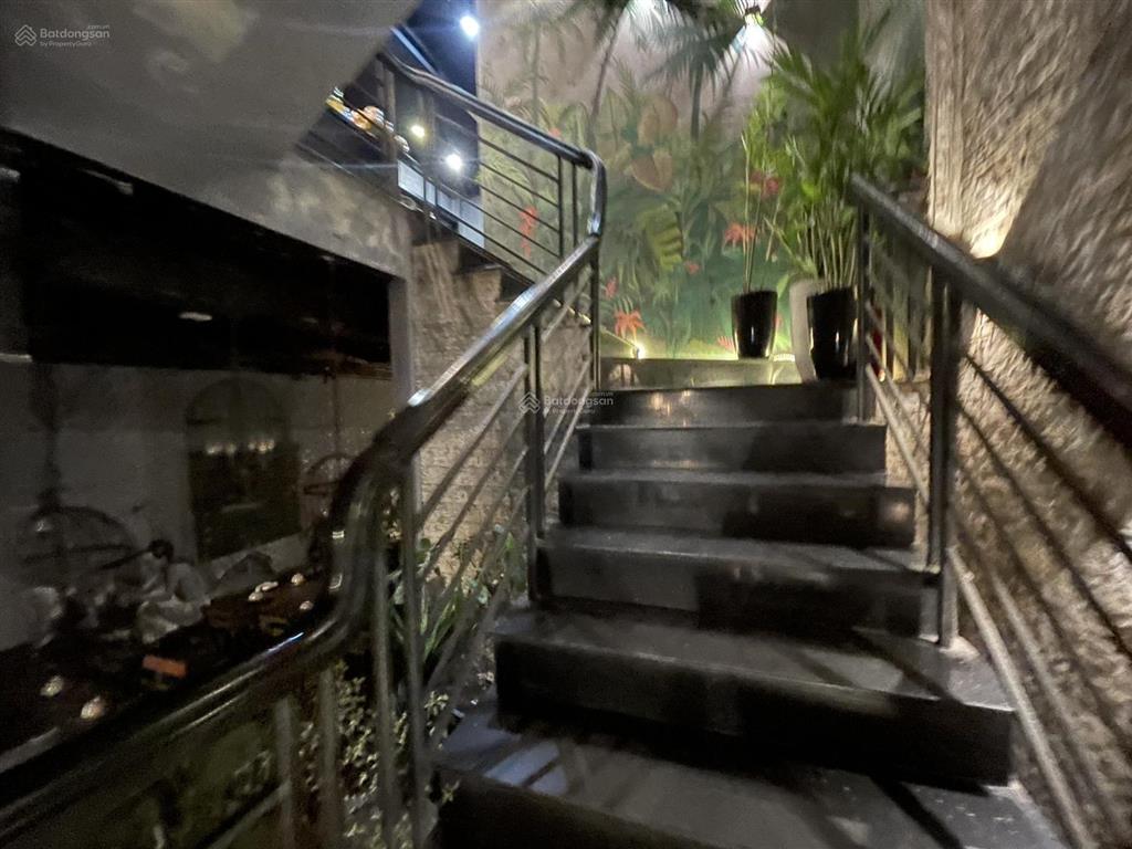 Bán gấp nhà mặt phố tại triệu việt vương, 408 tỷ, 266.5m2, 7 tầng, mặt tiền 12m  dòng tiền 400tr