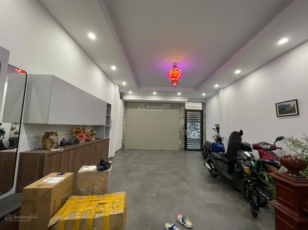 Bán nhà phố lạc trung  phân lô ô tô vào nhà  nhà 6 tầng  giá 35.8 tỷ