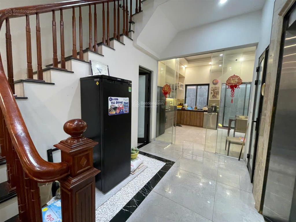Bán nhà phố lạc trung  phân lô ô tô vào nhà  nhà 6 tầng  giá 35.8 tỷ