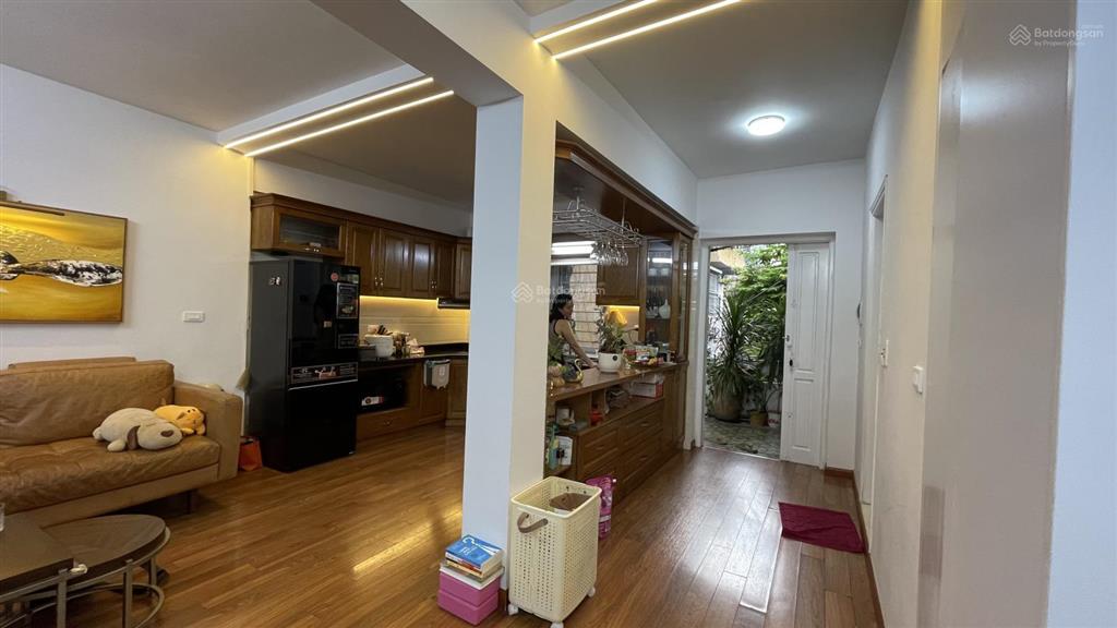 Bán nhà riêng tại phố hai bà trưng, 8,2 tỷ, 47,7 m2, 2pn, mặt tiền 5m