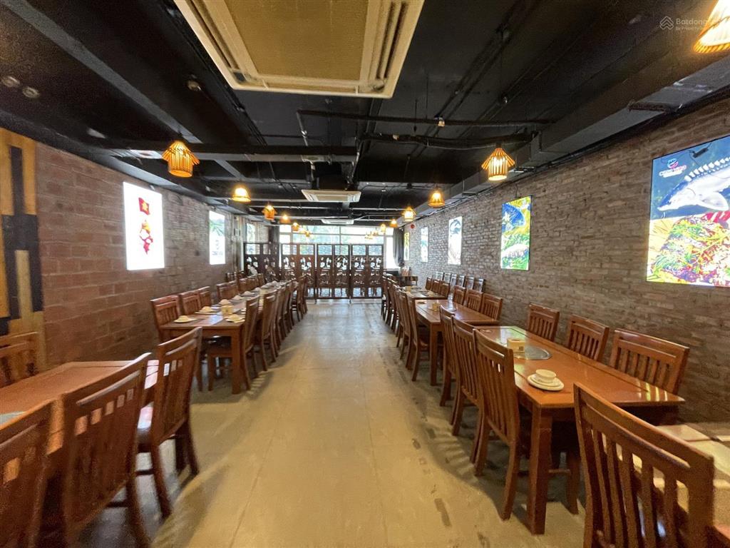 Cho thuê nhà mặt phố trần khát chân, 140 triệu, 300m2, giá siêu hời