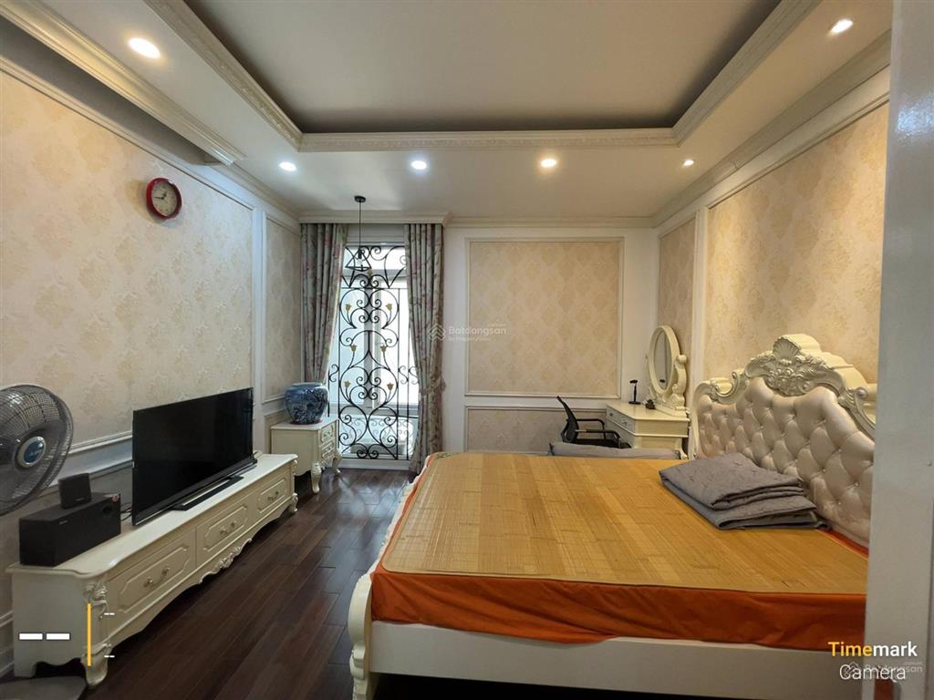 Bán nhà riêng tại thái hà, 13,5 tỷ, 60,1m2, 5pn, oto đỗ cửa  full đồ ở ngay