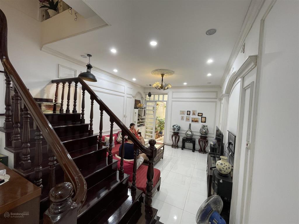 Bán nhà riêng tại thái hà, 13,5 tỷ, 60,1m2, 5pn, oto đỗ cửa  full đồ ở ngay