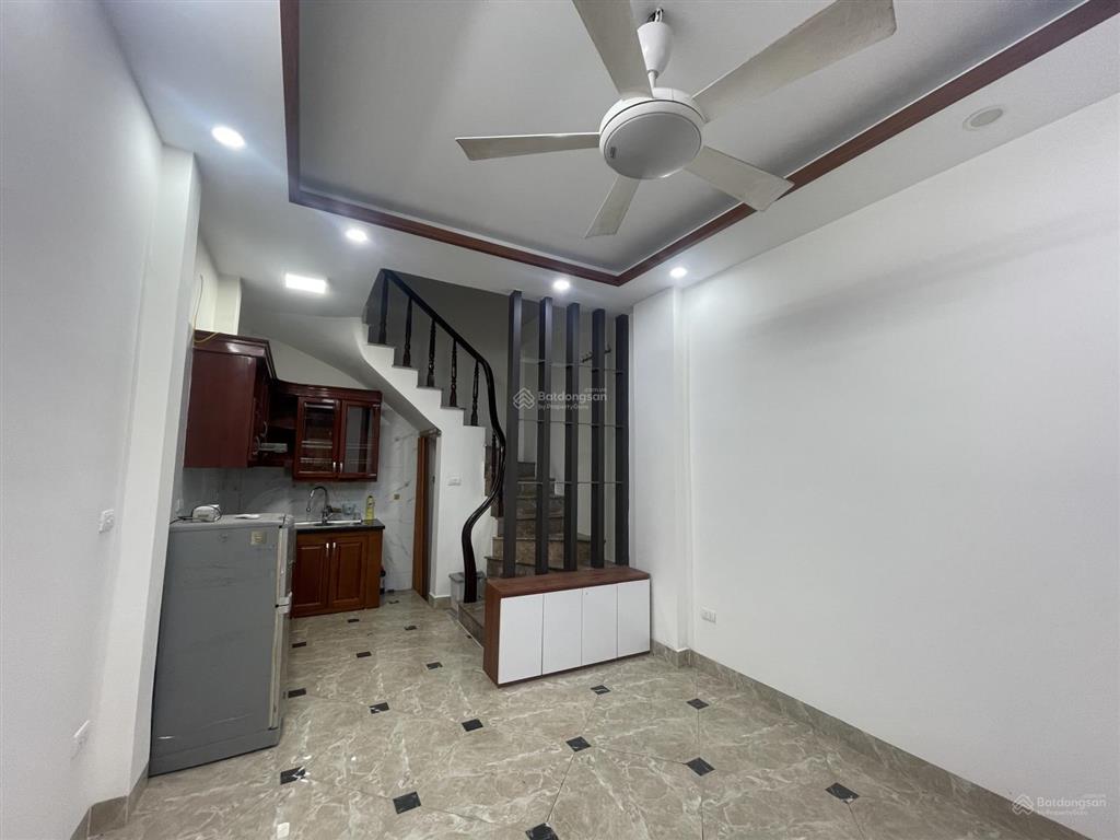 Bán nhà riêng tại kim ngưu, gần oto 5,9 tỷ, 24,7 m2, giá cực chất  6 tầng x 3 ngủ  ở ngay