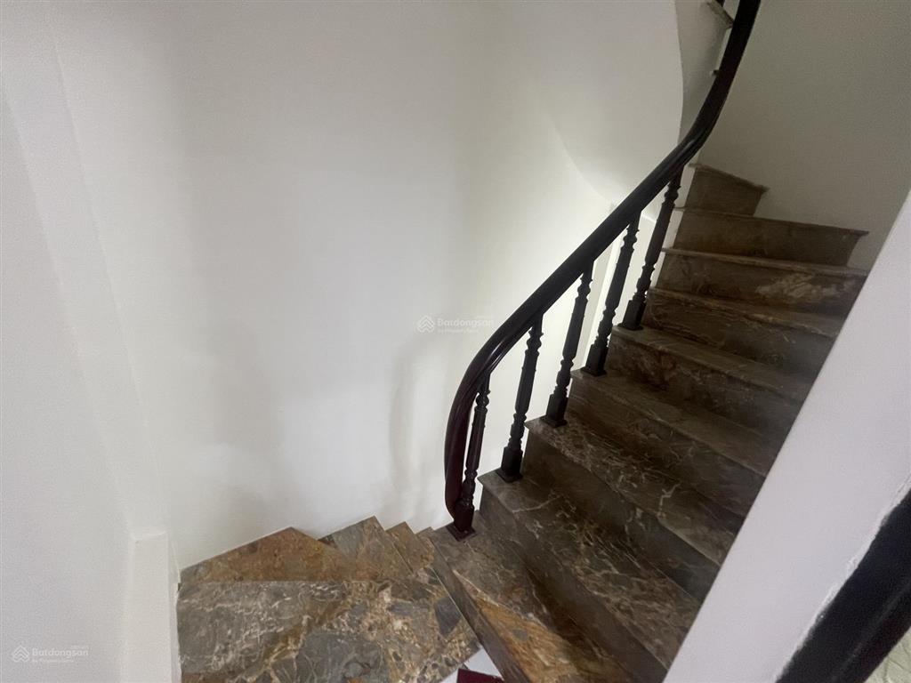 Bán nhà riêng tại kim ngưu, gần oto 5,9 tỷ, 24,7 m2, giá cực chất  6 tầng x 3 ngủ  ở ngay
