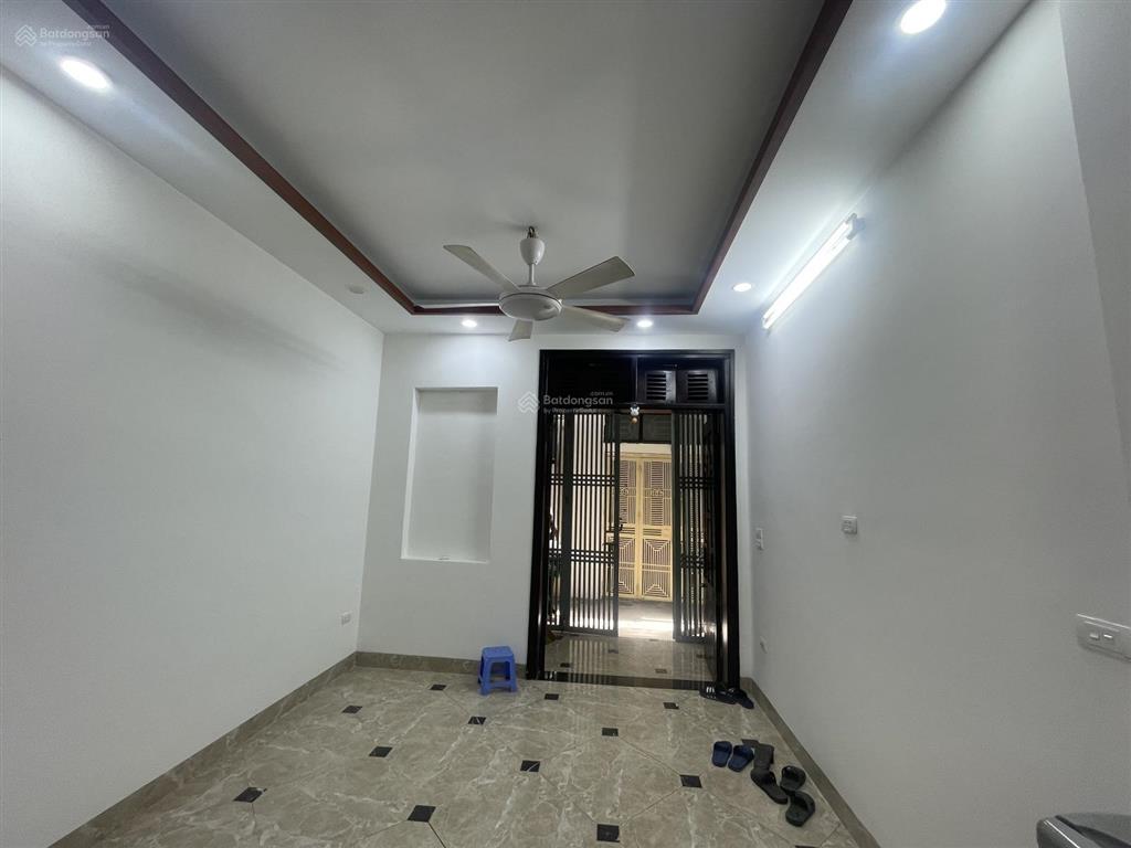 Bán nhà riêng tại kim ngưu, gần oto 5,9 tỷ, 24,7 m2, giá cực chất  6 tầng x 3 ngủ  ở ngay