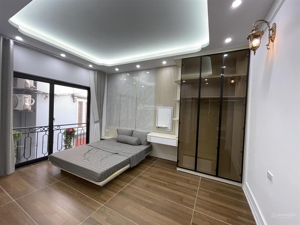 Bán nhà riêng view đẹp tại phố đê la thành  xã đàn, 10,3 tỷ, 6 tầng thang máy  4 ngủ  gần ôtô