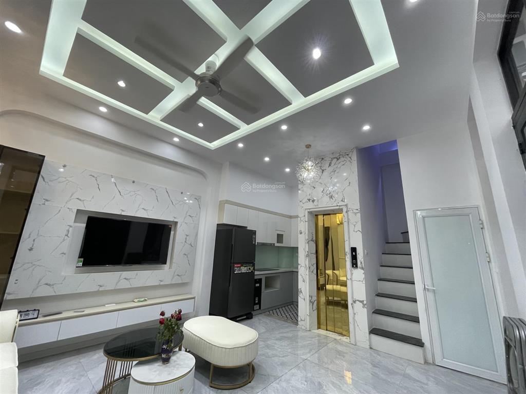 Bán nhà riêng view đẹp tại phố đê la thành  xã đàn, 10,3 tỷ, 6 tầng thang máy  4 ngủ  gần ôtô