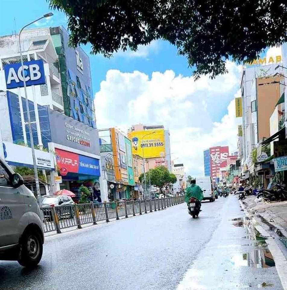 Tên lửa kế tỉnh lộ 10 3 tầng 76m2 nở hậu giá chỉ hơn 5ty