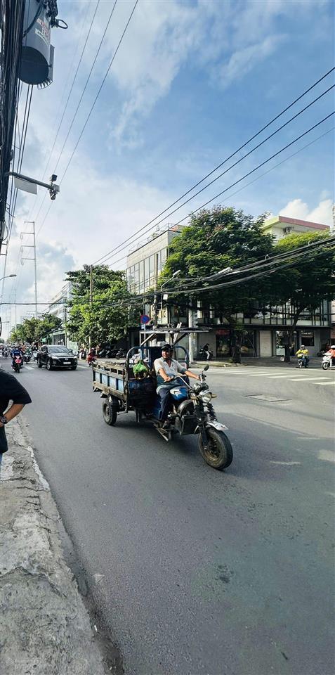 Bán nhà mặt phố âu cơ, hơn 11 tỷ vị trí đẹp, kinh doanh siêu đỉnh, 101m2