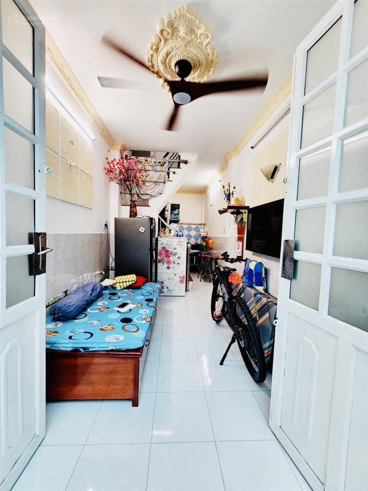 Bán nhà riêng tại trần văn quang,nhỉnh 3 tỷ, 23 m2, giá siêu hời