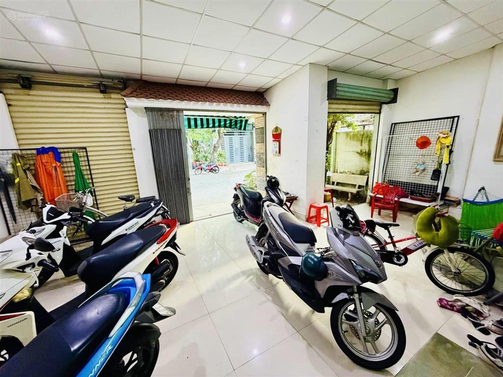 Nhà mặt phố tại lê lăng,nhỉnh 20 tỷ, 160m2, 4pn, 4wc, pháp lý đầy đủ