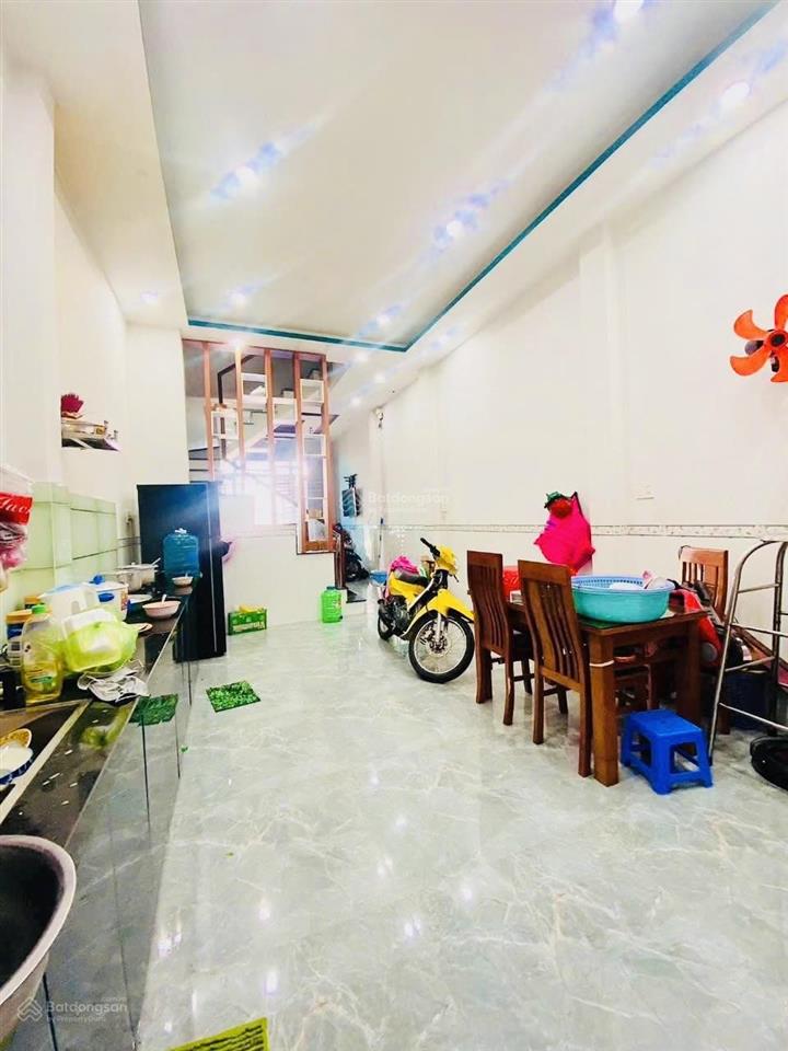 Bán nhà riêng tại cây cám, 6,4 tỷ, 120m2, 4pn, 4wc, 3 tầng, mặt tiền 7.2m