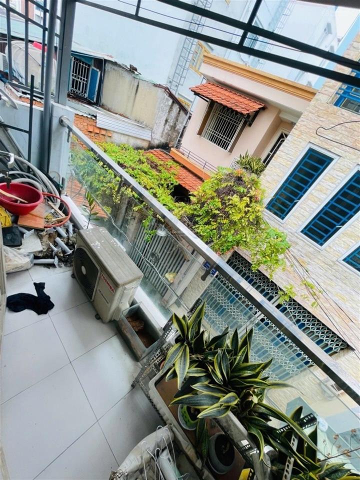 Bán gấp nhà 2 tầng  ngay tây thạnh  dt 4x10m  hẻm xe hơi đỗ cửa  giá hơn 4 tỷ tl