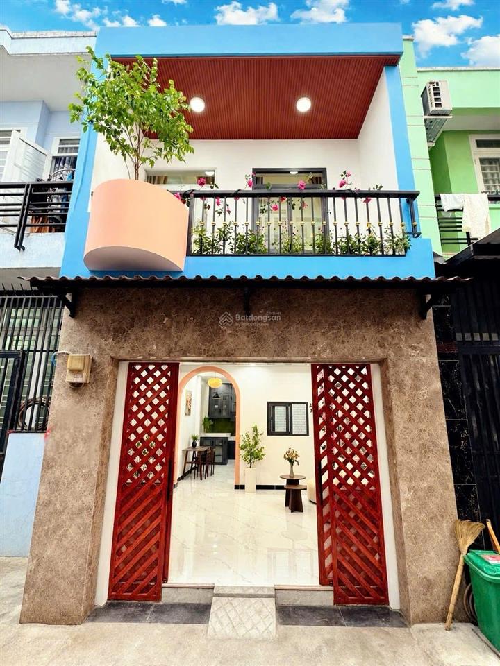 Bán gấp nhà hẻm xe hơi 5m  ngay lê văn quới  sổ đẹp vuông vức  2 tầng kiên cố  40m2  4x10m