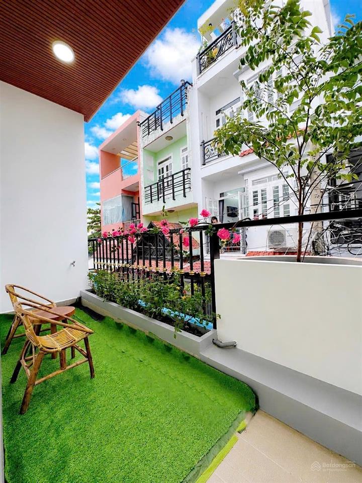 Bán gấp nhà hẻm xe hơi 5m  ngay lê văn quới  sổ đẹp vuông vức  2 tầng kiên cố  40m2  4x10m
