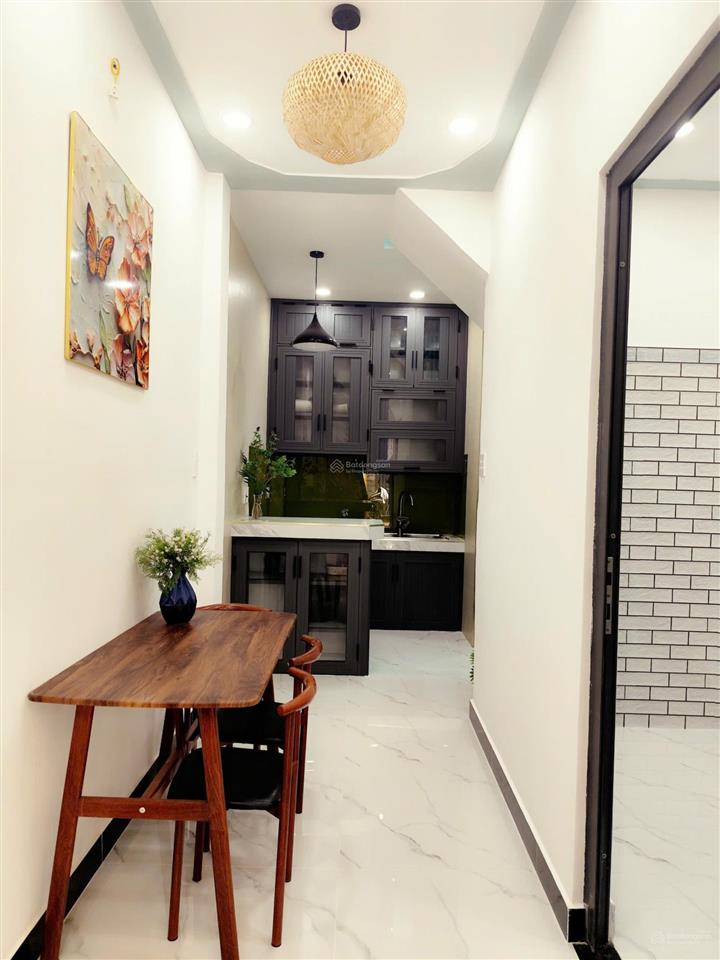 Bán gấp nhà hẻm xe hơi 5m  ngay lê văn quới  sổ đẹp vuông vức  2 tầng kiên cố  40m2  4x10m
