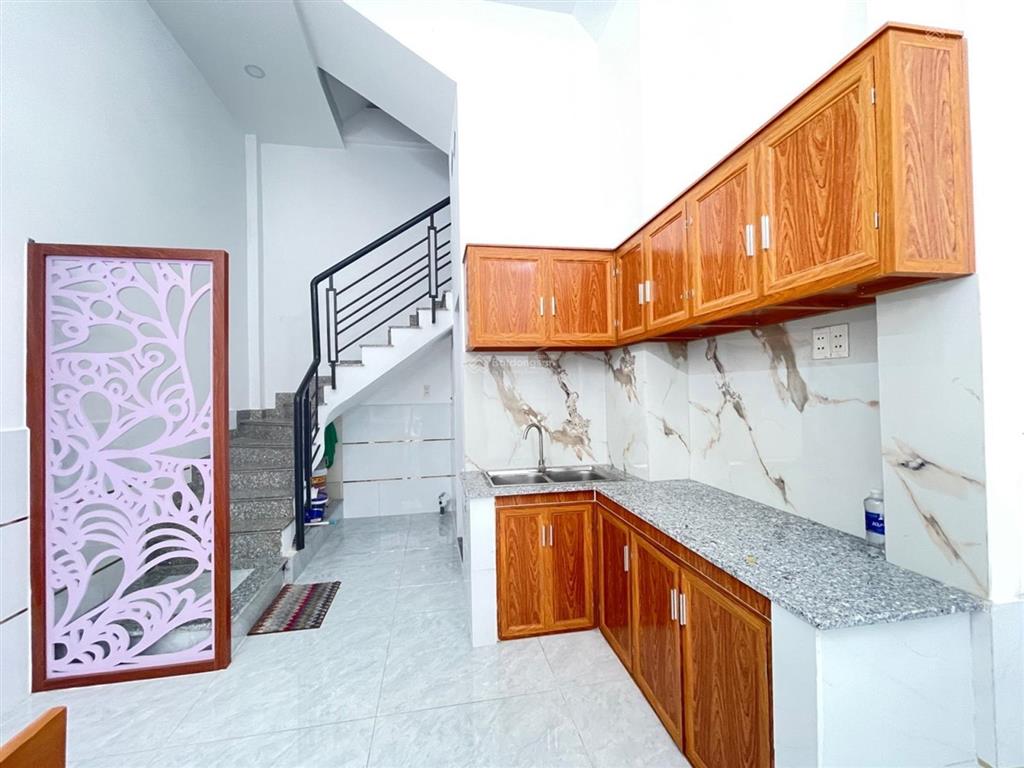 Bán gấp nhà hxh lê văn quới hẻm thông mã lò 4 tầng 33m giá hơn 4 tỷ tl