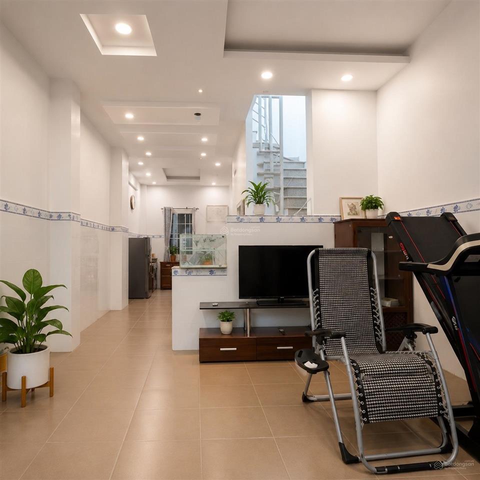 Nhà ngay đường lê trọng tấn tân phú  hẻm thông