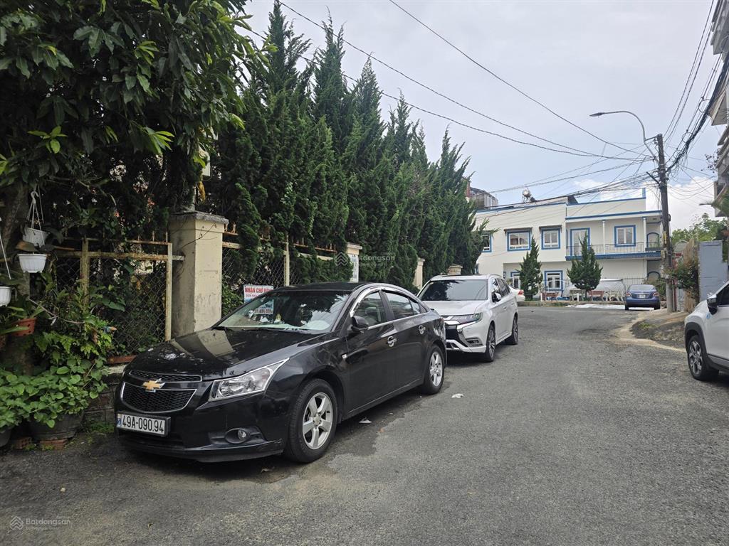 Cần bán nhà phố giá đầu tư  hẻm nhựa ô tô 5m bùi thị xuân, p2, đà lạt