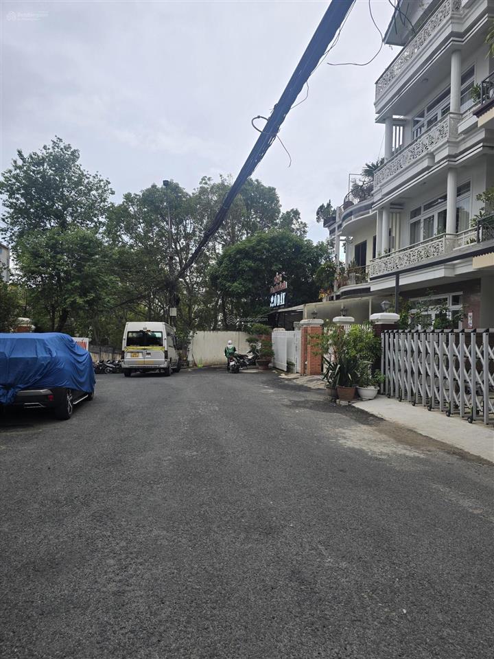 Cần bán nhà phố giá đầu tư  hẻm nhựa ô tô 5m bùi thị xuân, p2, đà lạt