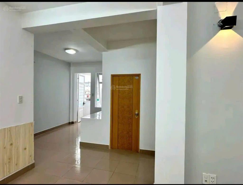 Bán 1 tỷ 399 chung cư yersin gần hồ xuân hương. có thang máy.