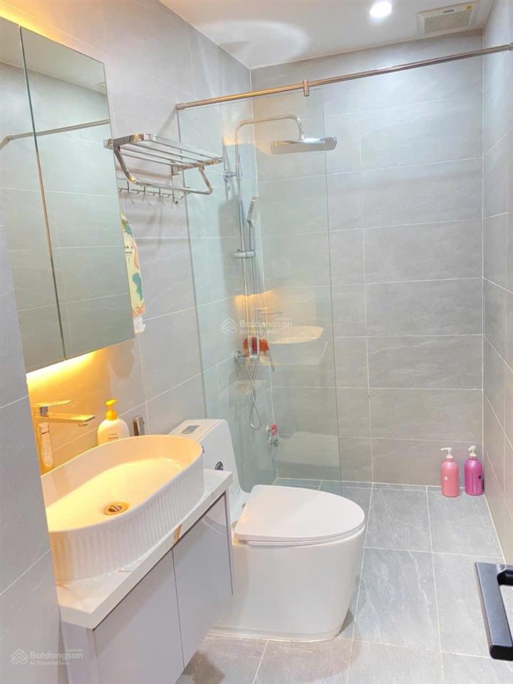 Nhà hẻm xe hơi cách đường hoàng văn thụ 20m, nội thất mới 100%, ngay khu trung tâm