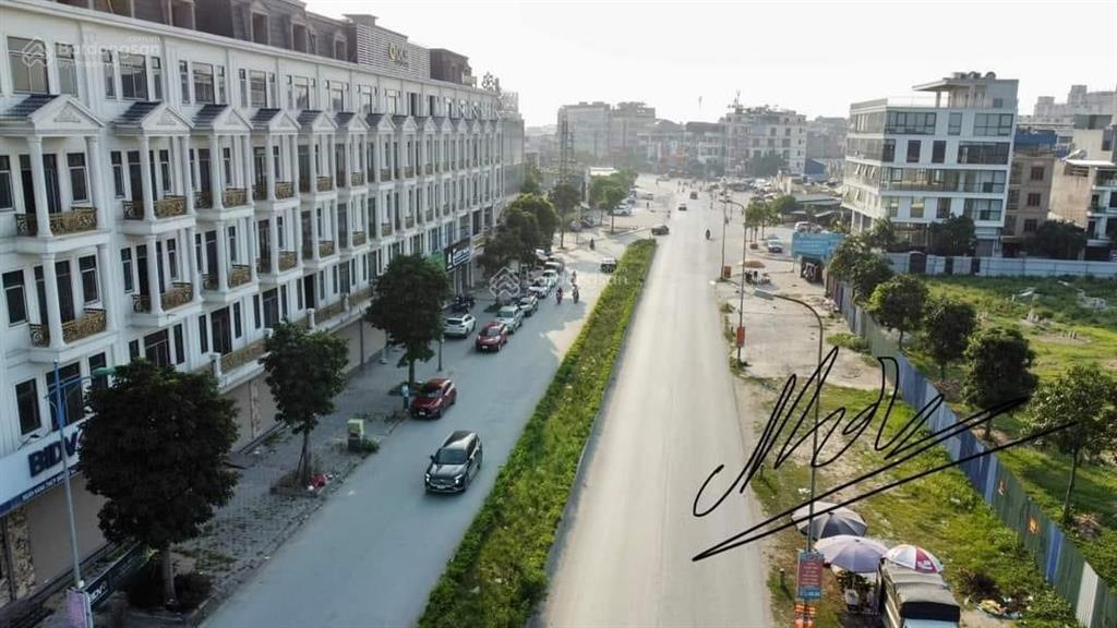 Đất mặt đường 42m trục chính mỹ hào, hưng yên