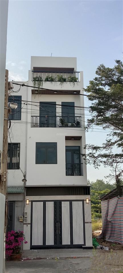 5,65 tỷ, phú hữu nhà 4 tầng đường 8 mét thông, full nội thất, sổ hoàn công giá 5,65 tỷ tlcc