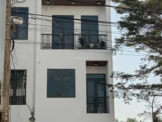 Phú hữu nhà 4 tầng đường 8 mét thông, full nội thất, sổ hoàn công giá 5,75 tỷ tlcc