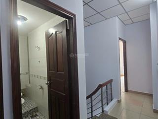 5,8 tỷ, q2, sát mặt tiền lê văn thịnh, nhà 2 tầng 55m, ngang 4,5 mét, sổ hồng riêng