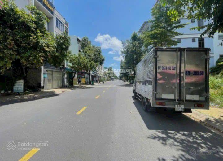 64 tr/m2, mặt tiền bưng ông thoàn, gần liên phường, đất 133m(4,3x31)8,5 tỷ