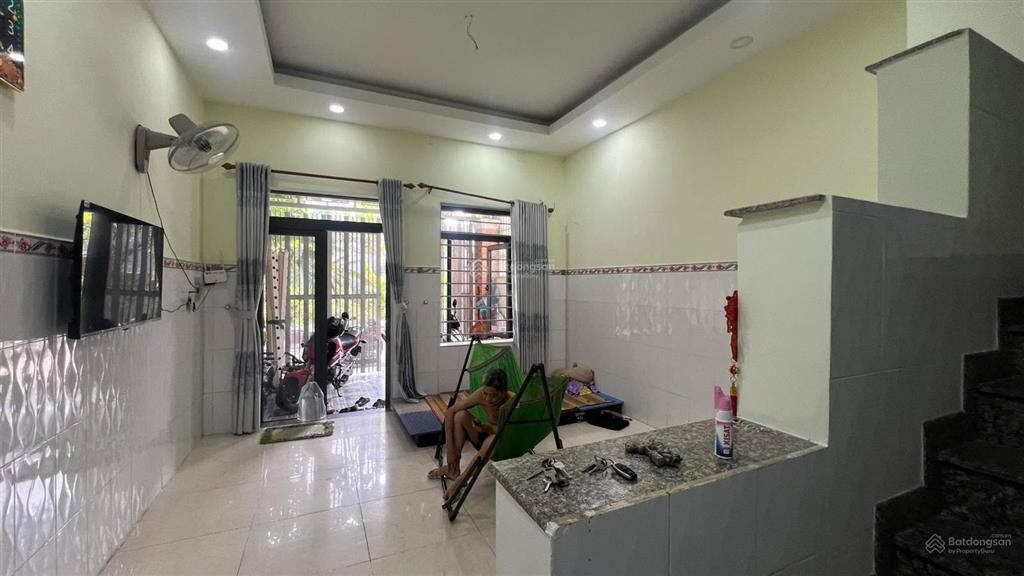 4,3 tỷ tl, bưng ông thoàn, nhà 2 tầng, khu phân lô đường ô tô chạy vòng