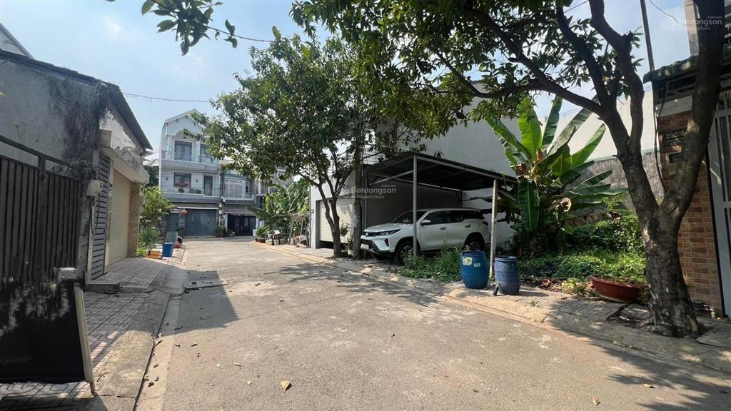 4,3 tỷ tl, bưng ông thoàn, nhà 2 tầng, khu phân lô đường ô tô chạy vòng