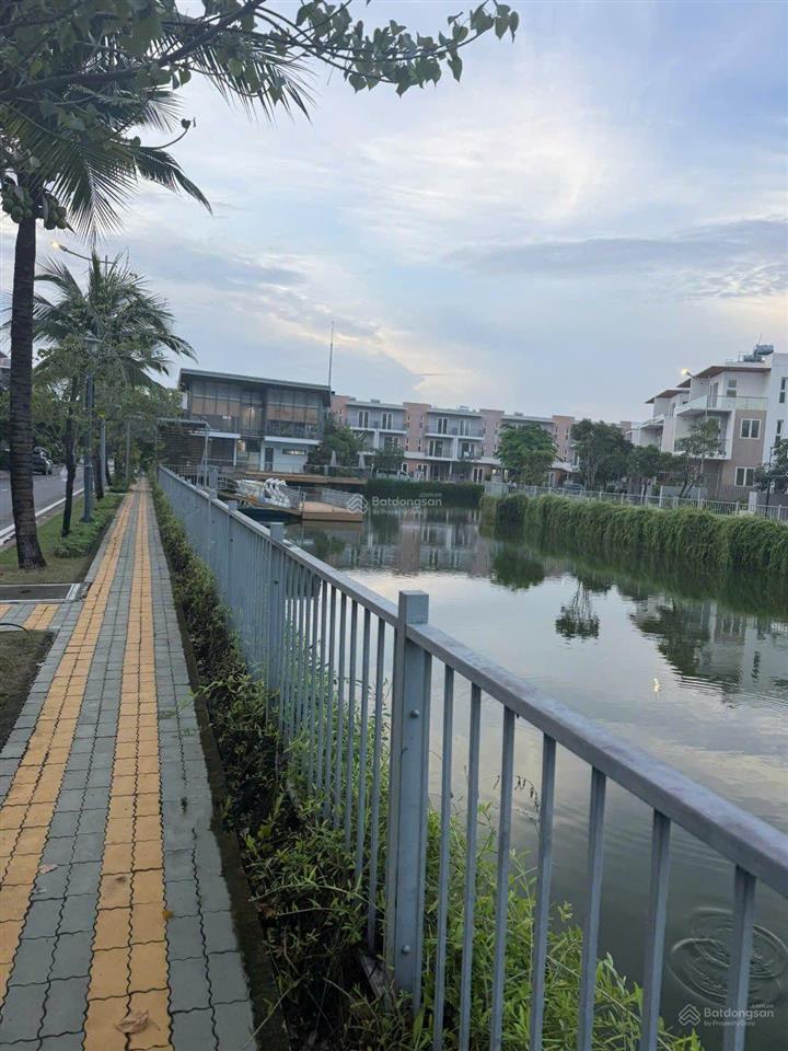 7,9 tỷ, dragon village, trực diện công viên, 90m2(6x15), 1 trệt 2 lầu tlcc