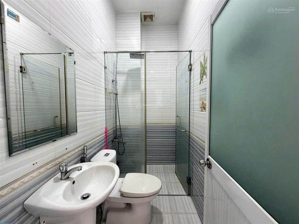 8 tỷ, bình trưng tây, q2, nhà 4 tầng, đường ô tô tránh, 3 pn, 4 wc