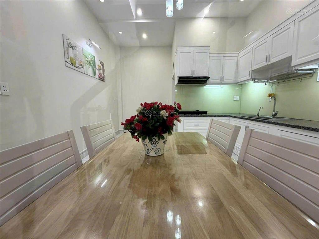 8 tỷ, bình trưng tây, q2, nhà 4 tầng, đường ô tô tránh, 3 pn, 4 wc