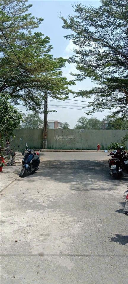 Bán nhà phú hữu, 5,6 tỷ, nhà 4 tầng đường 8 mét thông, full nội thất, sổ hoàn công