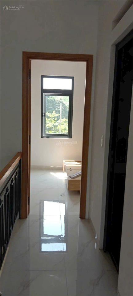 Bán nhà phú hữu, 5,6 tỷ, nhà 4 tầng đường 8 mét thông, full nội thất, sổ hoàn công