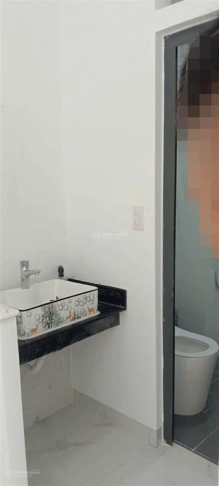 Bán nhà phú hữu, 5,6 tỷ, nhà 4 tầng đường 8 mét thông, full nội thất, sổ hoàn công