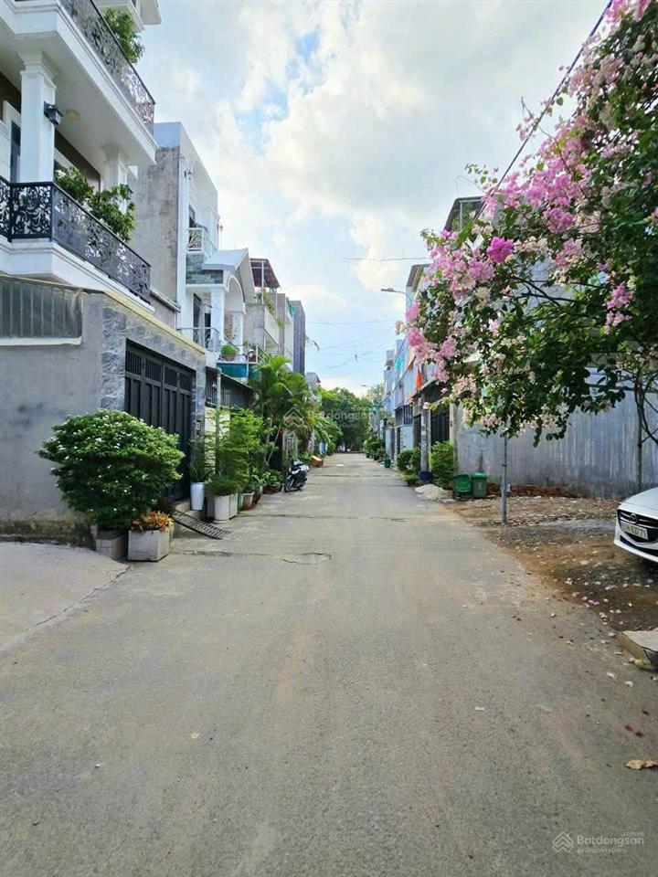 3,15 tỷ, đất đẹp, đường rộng 8 mét, vỉa hè, long trường, sổ đẹp