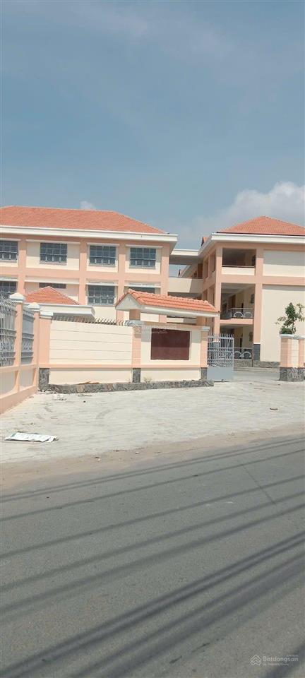Bán đất, mặt tiền đường 882 phú hữu, 240m(4,8x50), giá 8,8 tỷ tlcc