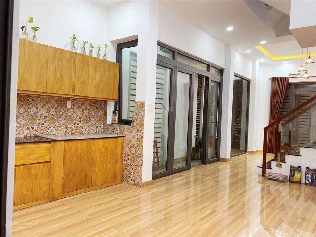Cho thuê nhà 2 mặt tiền hẻm, p. phú hữu  q9