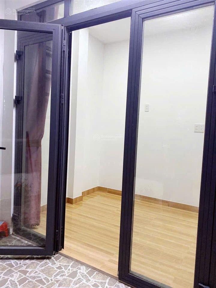 Cho thuê nhà 2 mặt tiền hẻm, p. phú hữu  q9