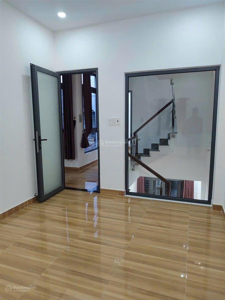 Cho thuê nhà 2 mặt tiền hẻm, p. phú hữu  q9