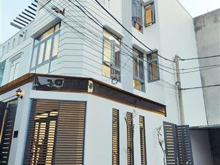 Cho thuê nhà 2 mặt tiền hẻm, p. phú hữu  q9