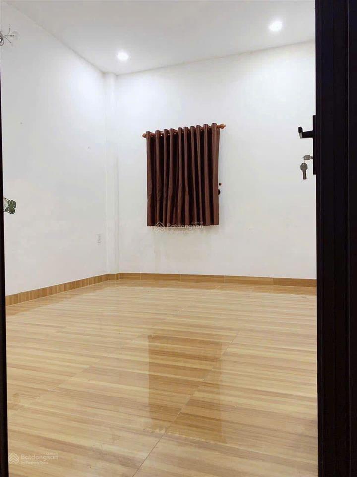 Cho thuê nhà 2 mặt tiền hẻm, p. phú hữu  q9