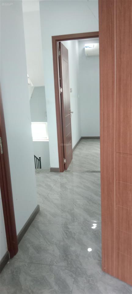 Cho thuê nguyên căn, kdc, phú hữu, q9. giá thuê 11,5tr, bao phí quản lý