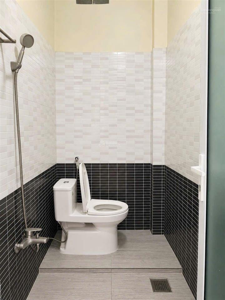 Bán nhà kề q2, nhà 4 tầng, 80m(5x16), 4 pn, đường ô tô tránh, giá 6,1 tỷ còn tl, sổ hoàn công đẹp